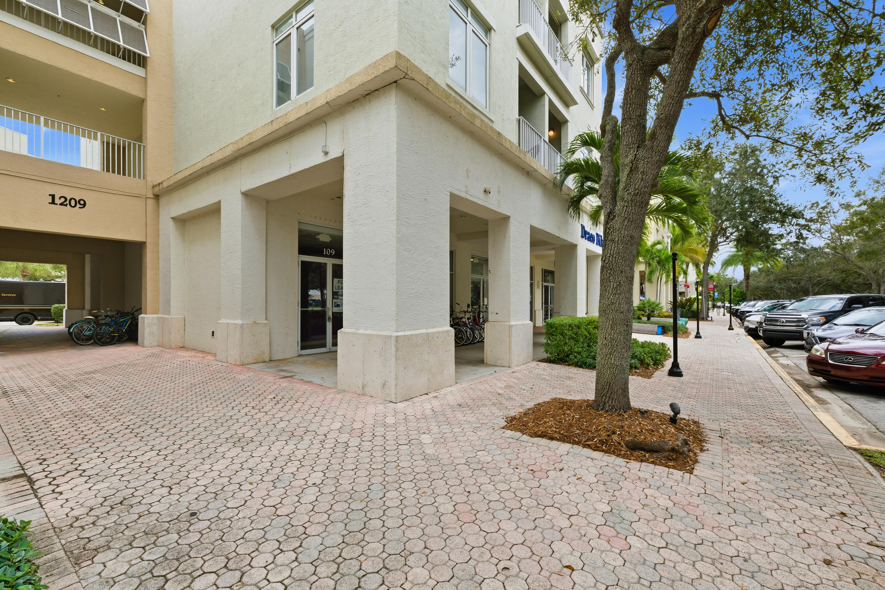 1209 Main Street, Unit 301 Jupiter, FL 33458 - Photo 15 of 22 Outside building