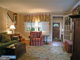 2804 St Marys Road Ardmore, PA 19003 - Photo 3 of 10 Living Room