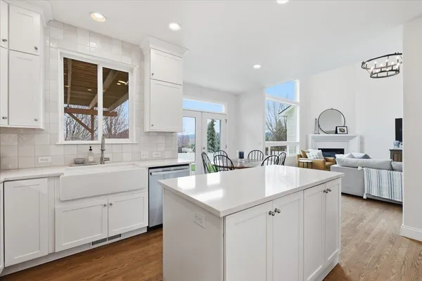 $1,029,900 | 17405 East Morningside Lane, Greenacres, WA 99016