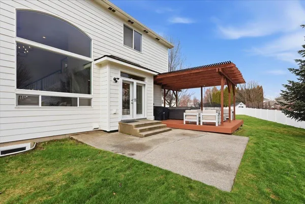 $1,029,900 | 17405 East Morningside Lane, Greenacres, WA 99016