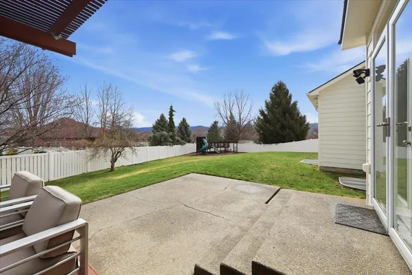 $1,029,900 | 17405 East Morningside Lane, Greenacres, WA 99016