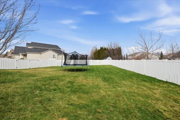 $1,029,900 | 17405 East Morningside Lane, Greenacres, WA 99016