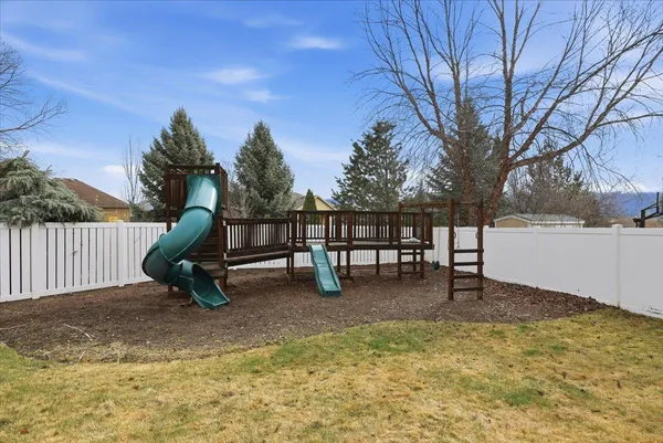 $1,029,900 | 17405 East Morningside Lane, Greenacres, WA 99016