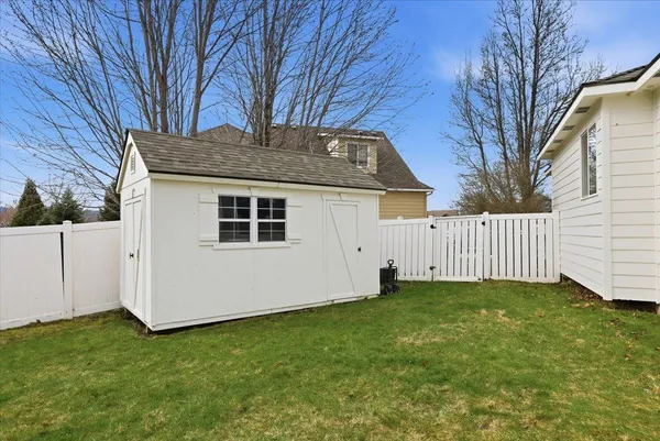 $1,029,900 | 17405 East Morningside Lane, Greenacres, WA 99016