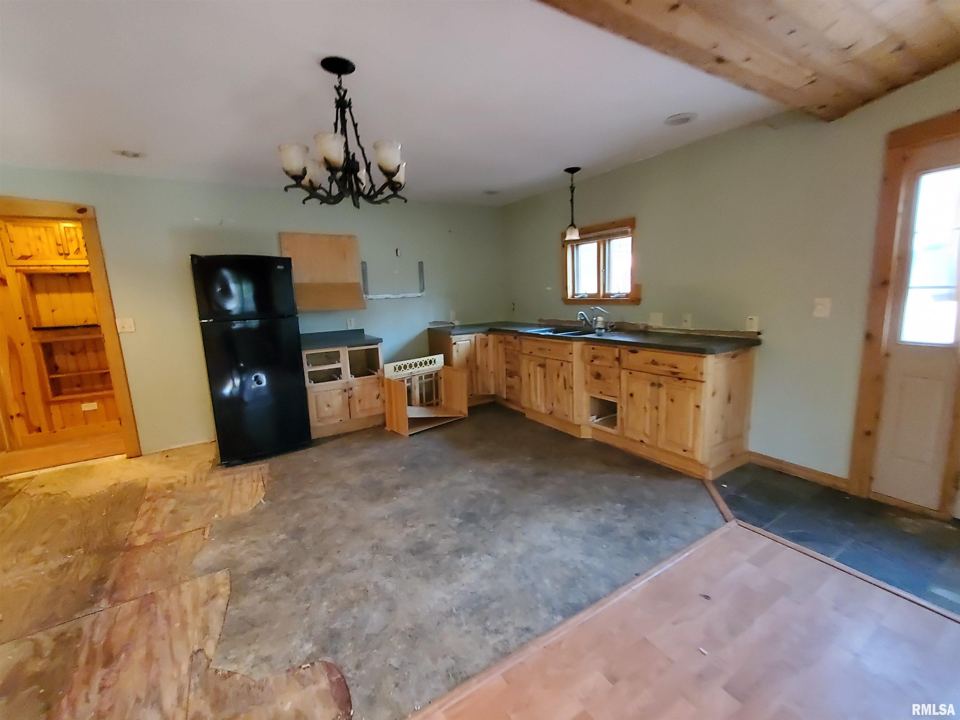 8096 Hazel Road Morrison, IL 61270 - Photo 4 of 12