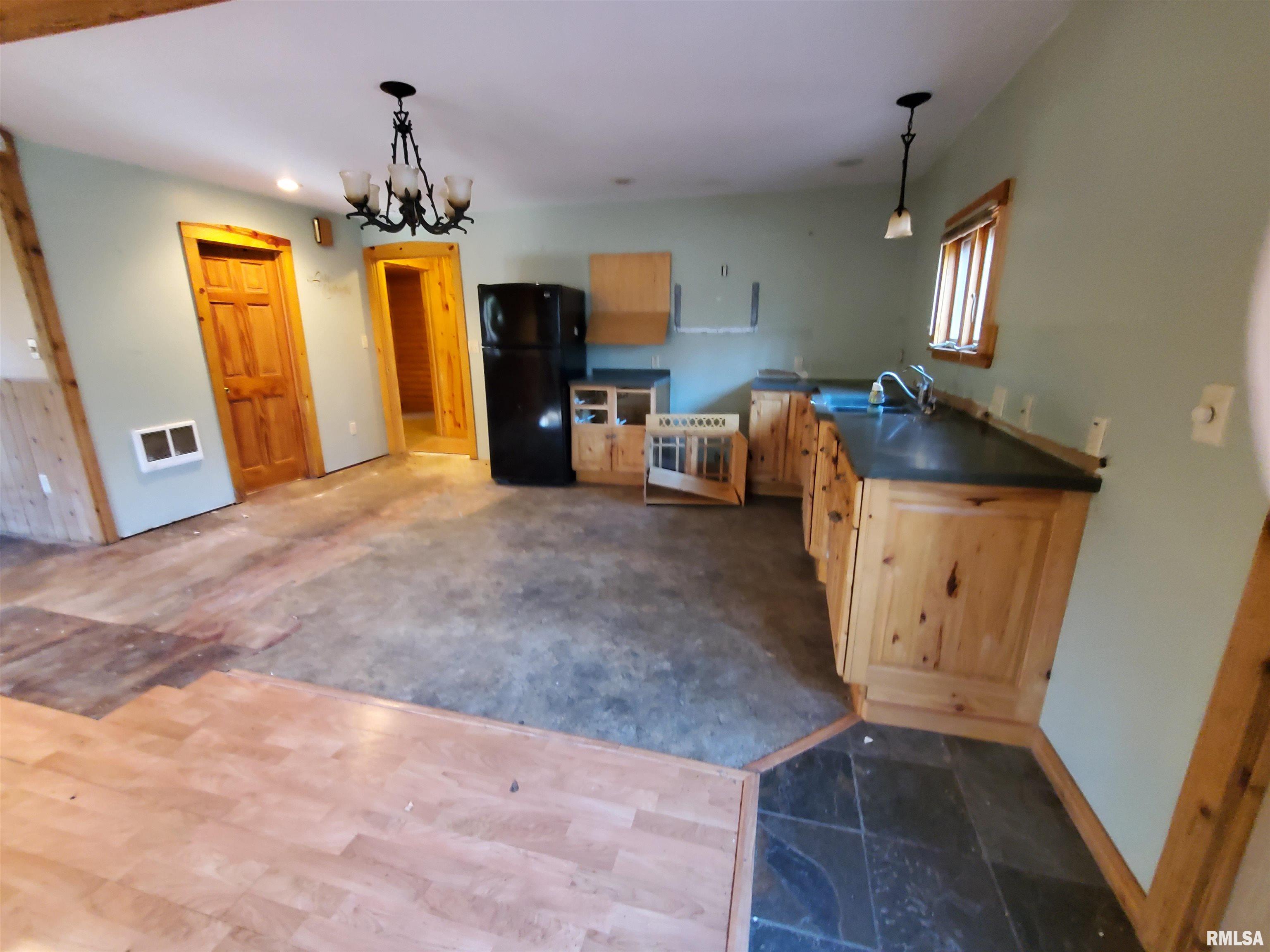 8096 Hazel Road Morrison, IL 61270 - Photo 5 of 12