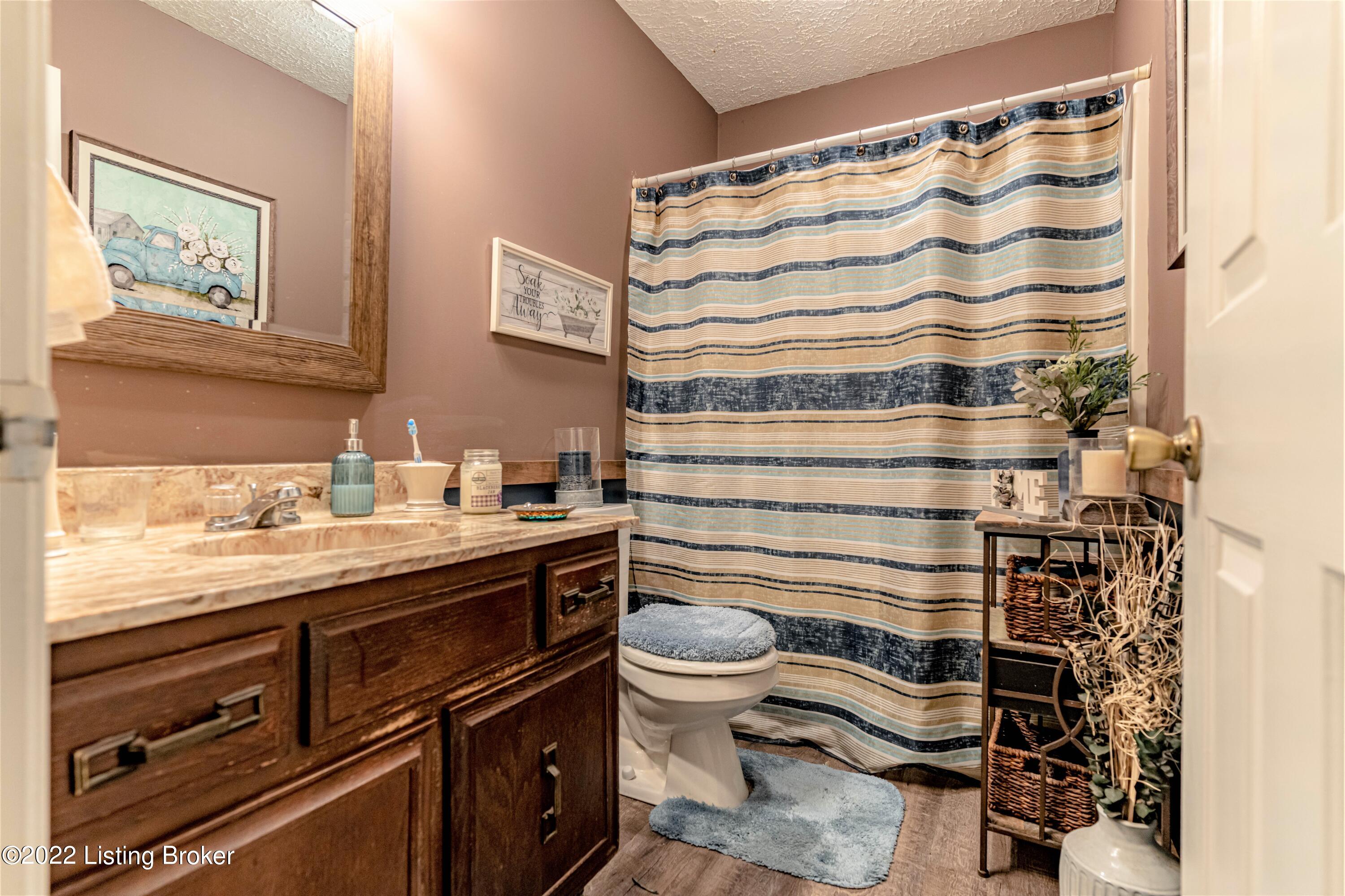 3840 Sulphur Road Sulphur, KY 40070 - Photo 18 of 41 Full Bath