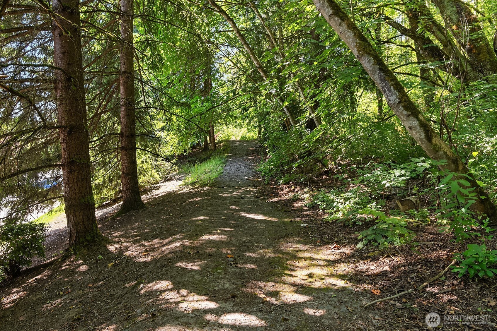 15711 Waynita Way Northeast, Unit H106 Bothell, WA 98011 - Photo 20 of 20 a backyard of a house with lots of green space