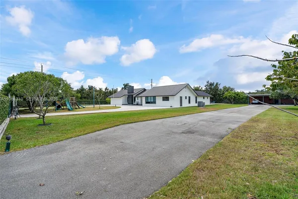 $1,590,000 | 23140 Southwest 187th Avenue, Miami, FL 33170