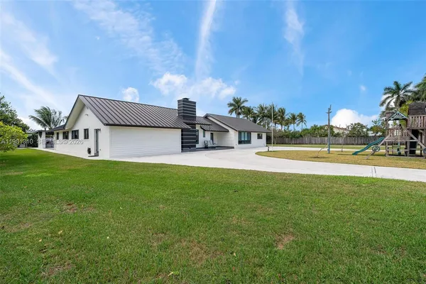 $1,590,000 | 23140 Southwest 187th Avenue, Miami, FL 33170