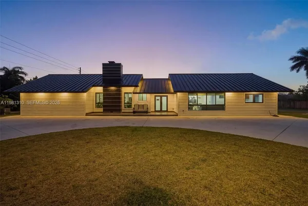 $1,590,000 | 23140 Southwest 187th Avenue, Miami, FL 33170