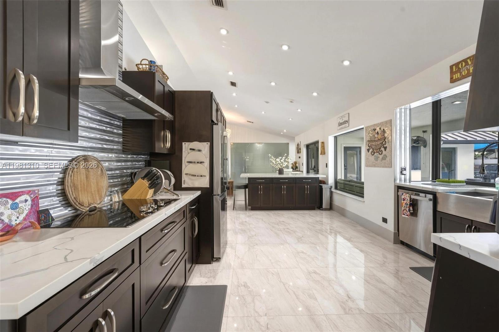 23140 Southwest 187th Avenue Miami, FL 33170 - Photo 6 of 60