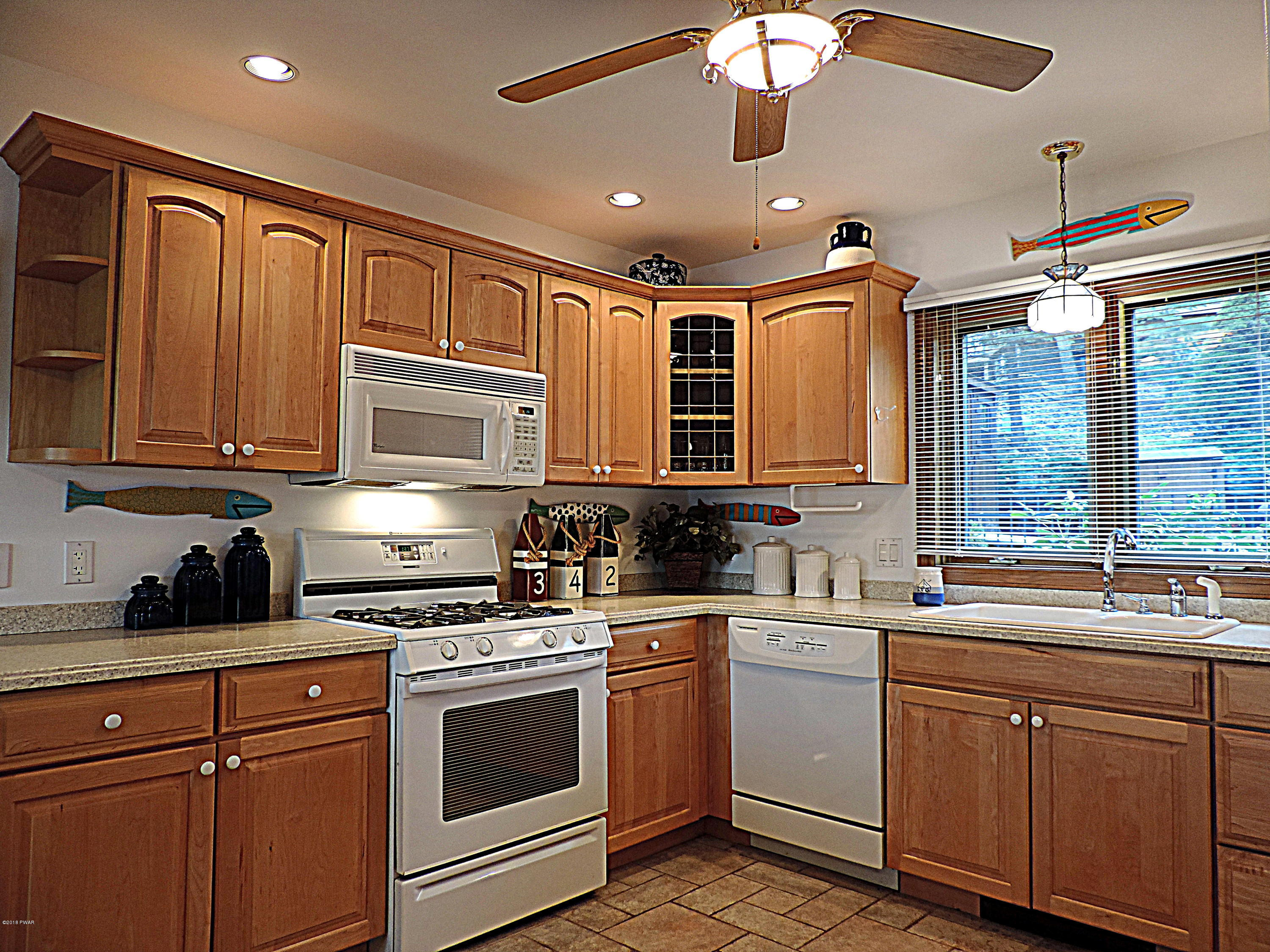 92 Ledge Road Lakeville, PA 18438 - Photo 13 of 59 Rockledge 038