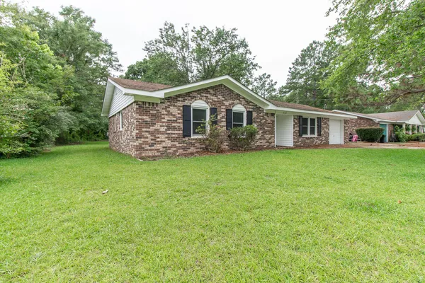 $1,835 | 212 Farmhill Drive, Summerville, SC 29483