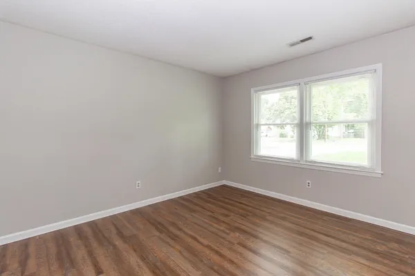 $1,835 | 212 Farmhill Drive, Summerville, SC 29483