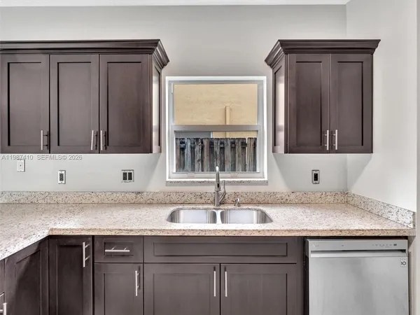 $4,000 | 1498 Southwest 106th Avenue, Unit 1498, Pembroke Pines, FL 33025