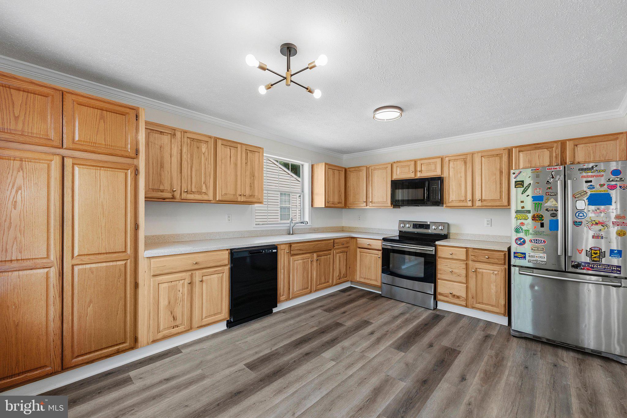 2416 230th Street Pasadena, MD 21122 - Photo 10 of 35