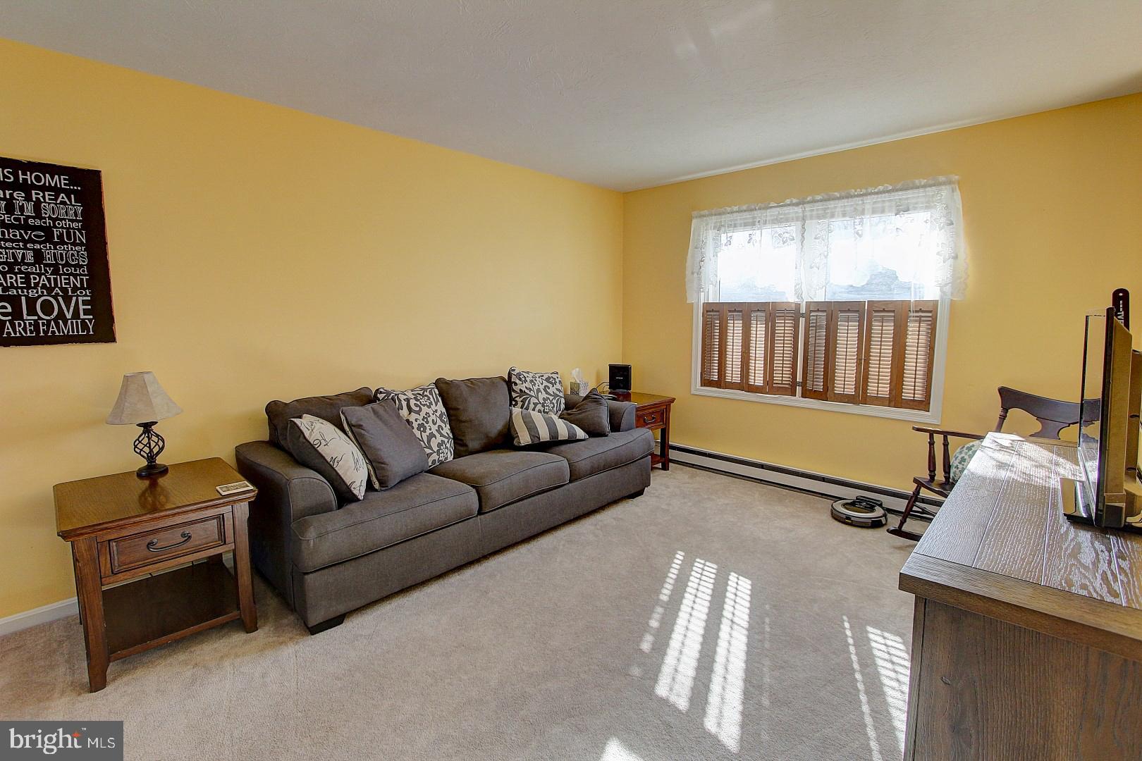 309 Cardinal Road Lititz, PA 17543 - Photo 2 of 20