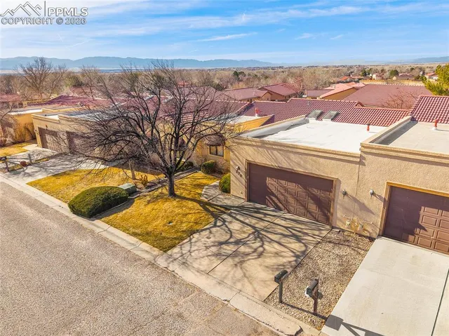 a view of a terrace with sky view