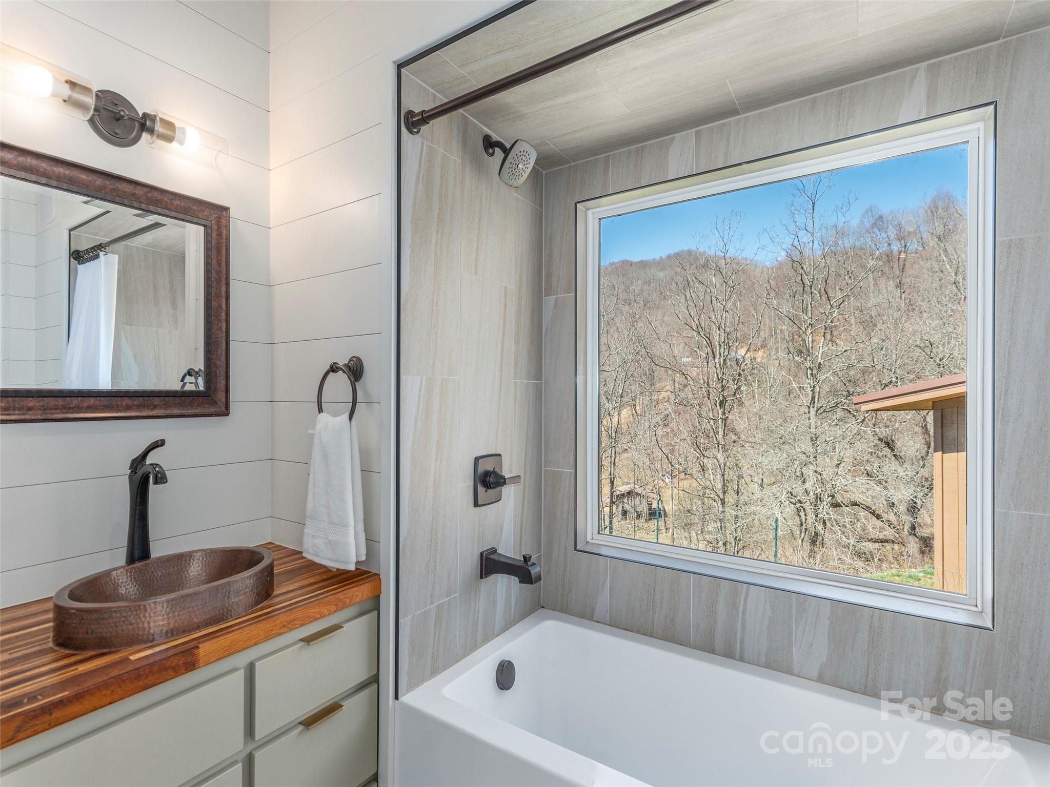 323 Morris Road Clyde, NC 28721 - Photo 17 of 43 Gallery Image 17