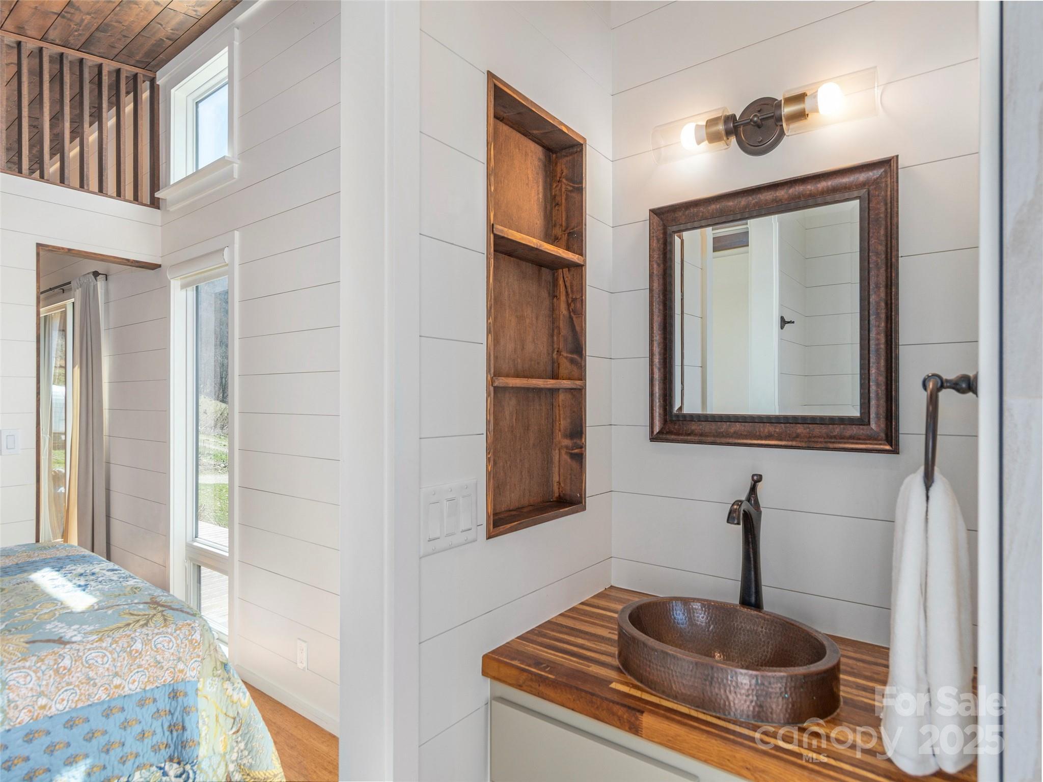 323 Morris Road Clyde, NC 28721 - Photo 18 of 43 Gallery Image 18