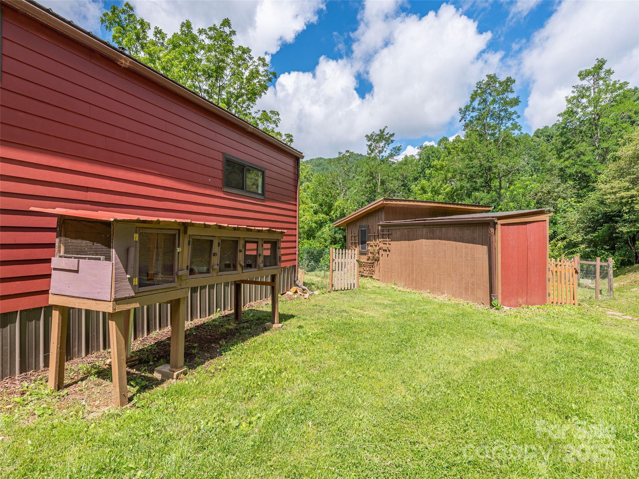 323 Morris Road Clyde, NC 28721 - Photo 22 of 43 Gallery Image 22