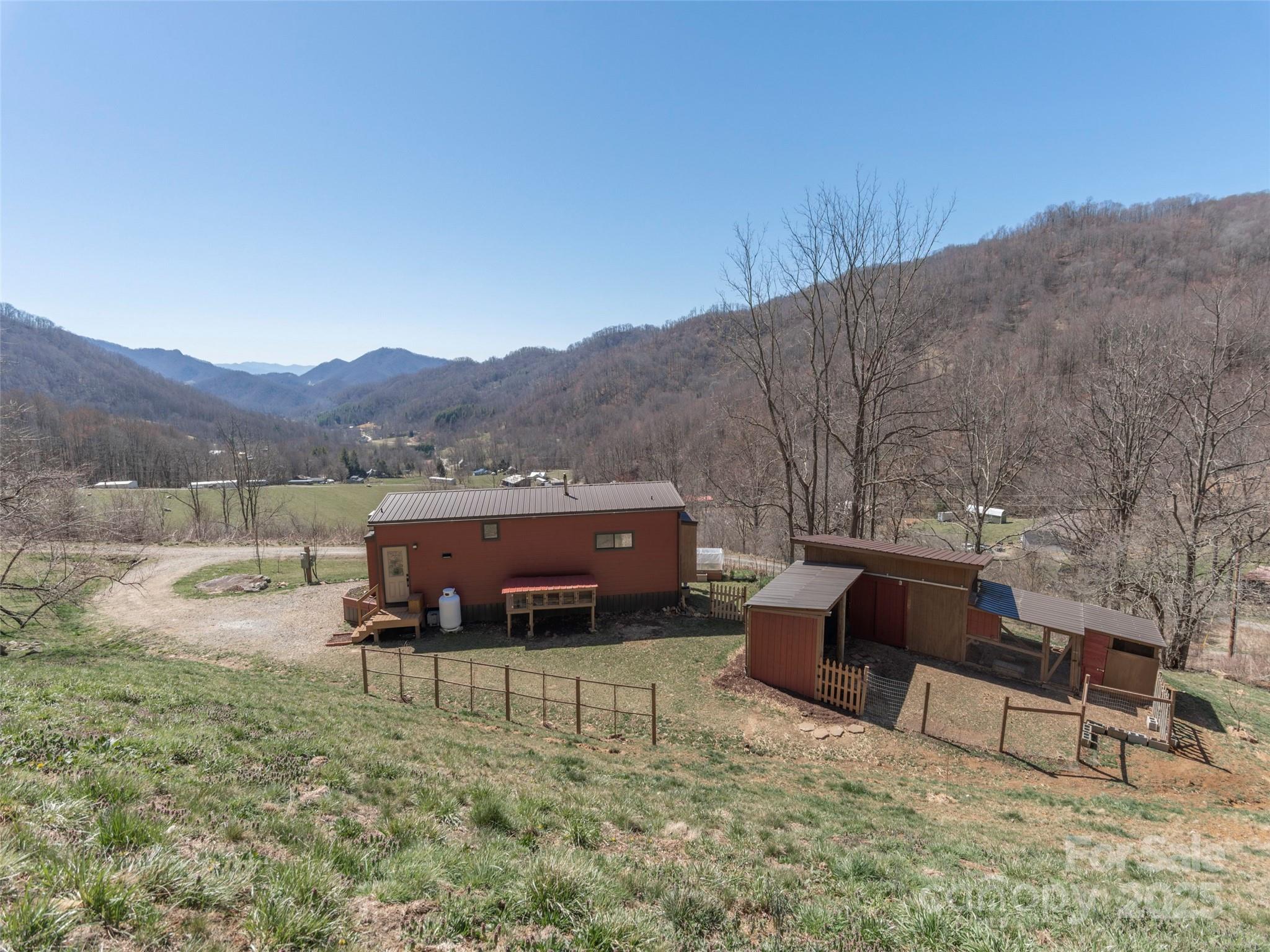 323 Morris Road Clyde, NC 28721 - Photo 28 of 43 Gallery Image 28