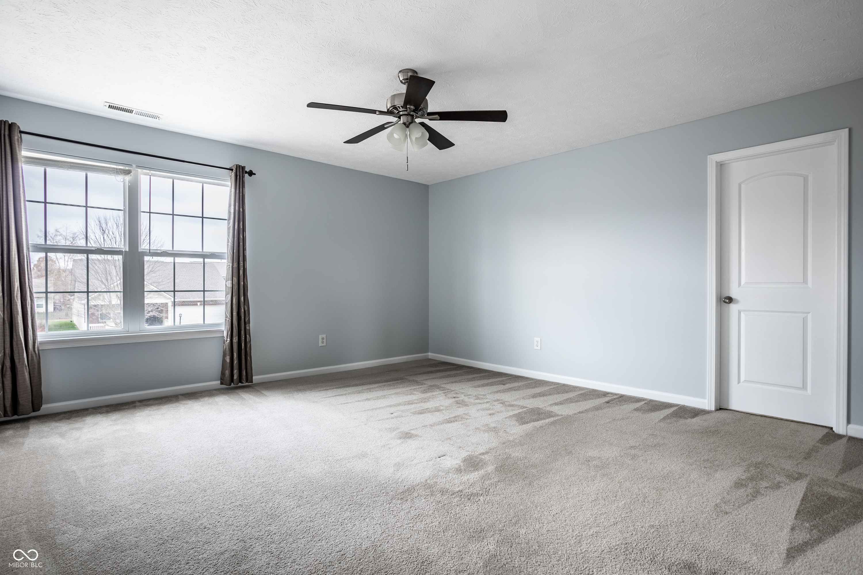 12435 Schoolhouse Road Fishers, IN 46037 - Photo 16 of 46
