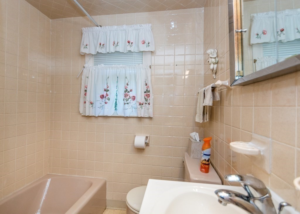 1393 Trapelo Road Waltham, MA 02451 - Photo 23 of 37