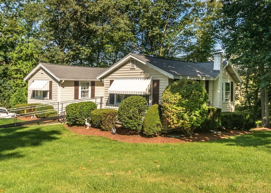 1393 Trapelo Road Waltham, MA 02451 - Photo 3 of 37