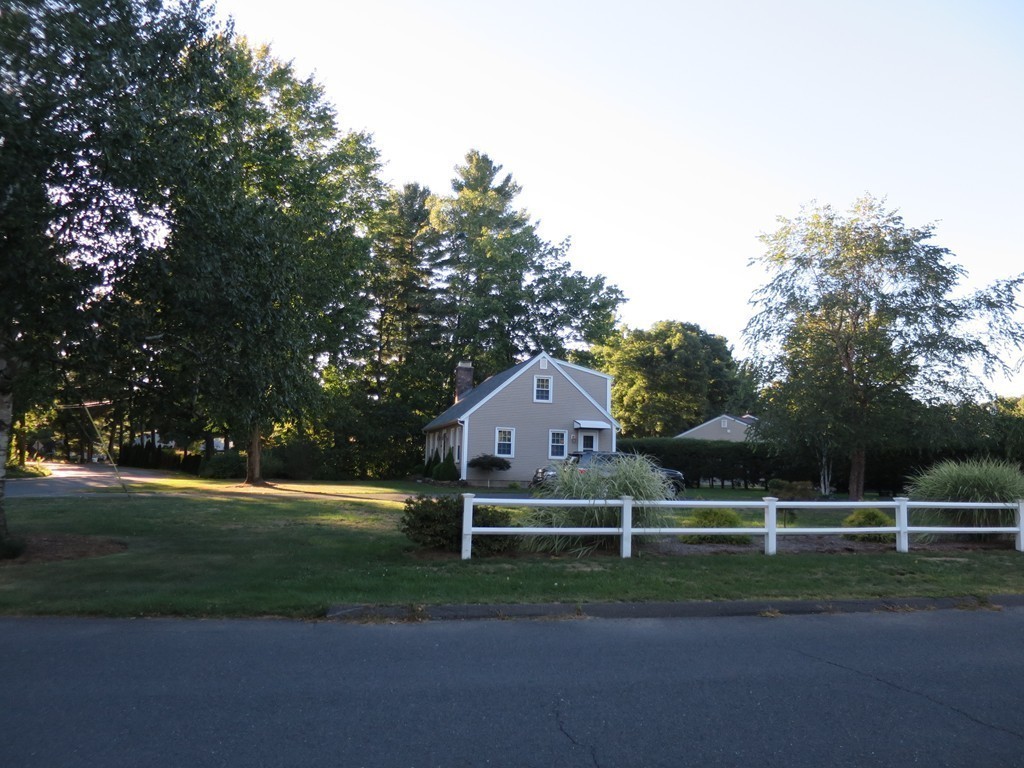 1091 Shaker Road Westfield, MA 01085 - Photo 12 of 30 Gallery Image 12