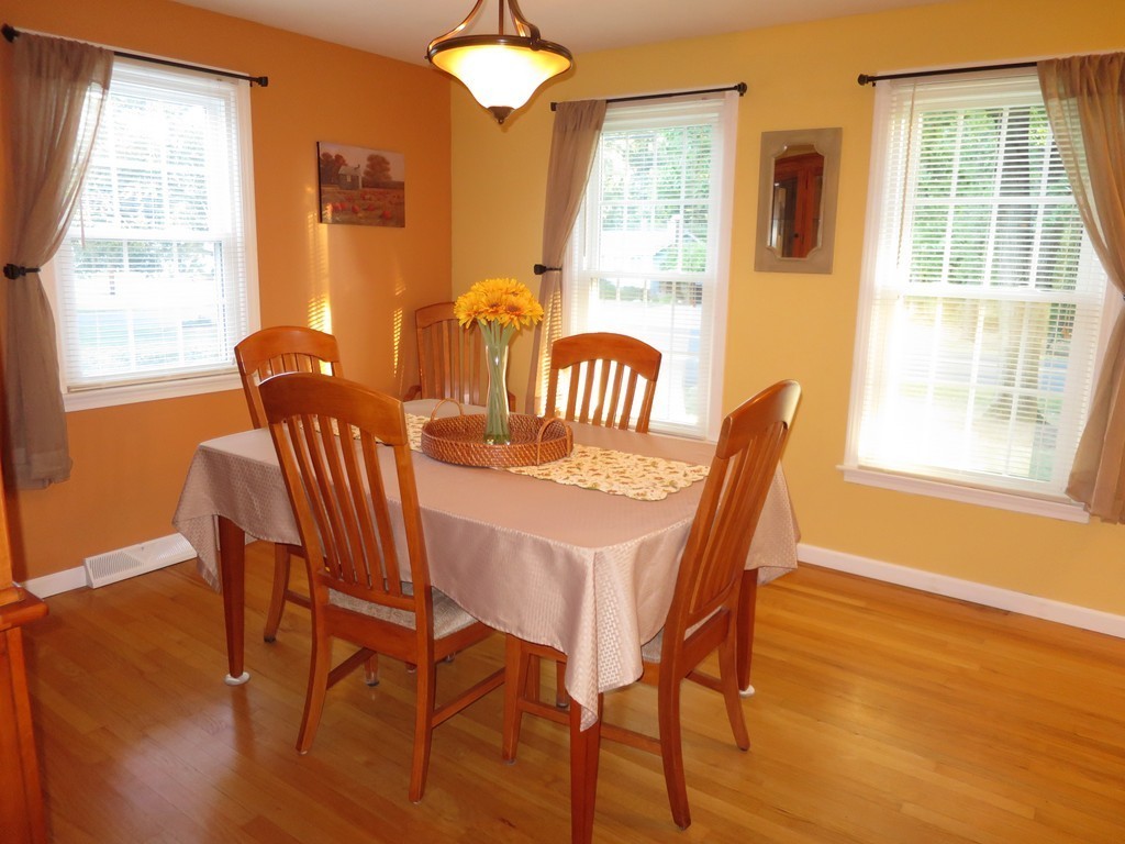 1091 Shaker Road Westfield, MA 01085 - Photo 16 of 30 Gallery Image 16