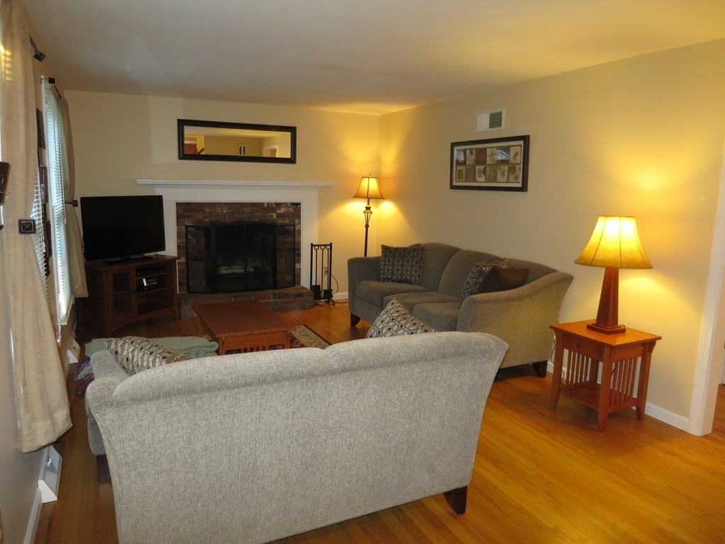 1091 Shaker Road Westfield, MA 01085 - Photo 17 of 30 Gallery Image 17