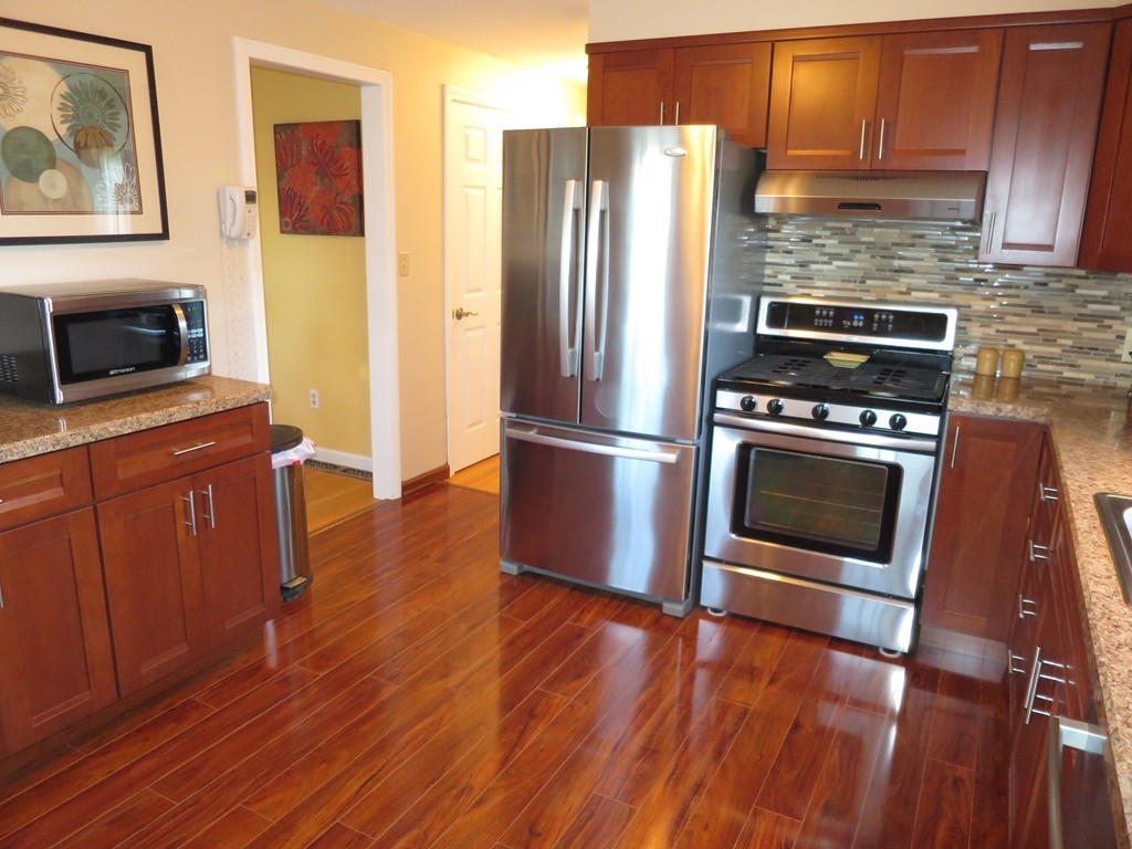 1091 Shaker Road Westfield, MA 01085 - Photo 5 of 30 Gallery Image 5