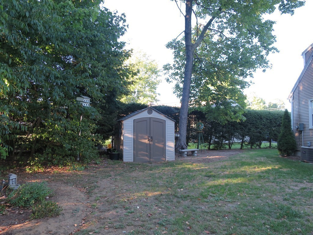 1091 Shaker Road Westfield, MA 01085 - Photo 7 of 30 Gallery Image 7