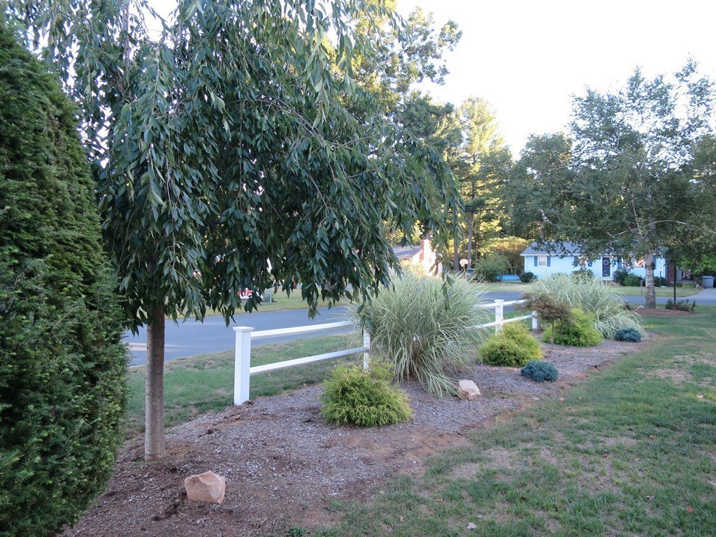 1091 Shaker Road Westfield, MA 01085 - Photo 9 of 30 Gallery Image 9