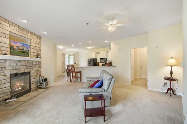 $319,900 | 6300 44th Street, Unit 128, Somers, WI 53144