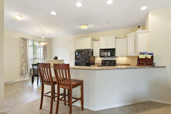 $319,900 | 6300 44th Street, Unit 128, Somers, WI 53144