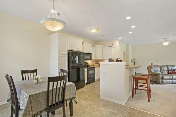 $319,900 | 6300 44th Street, Unit 128, Somers, WI 53144