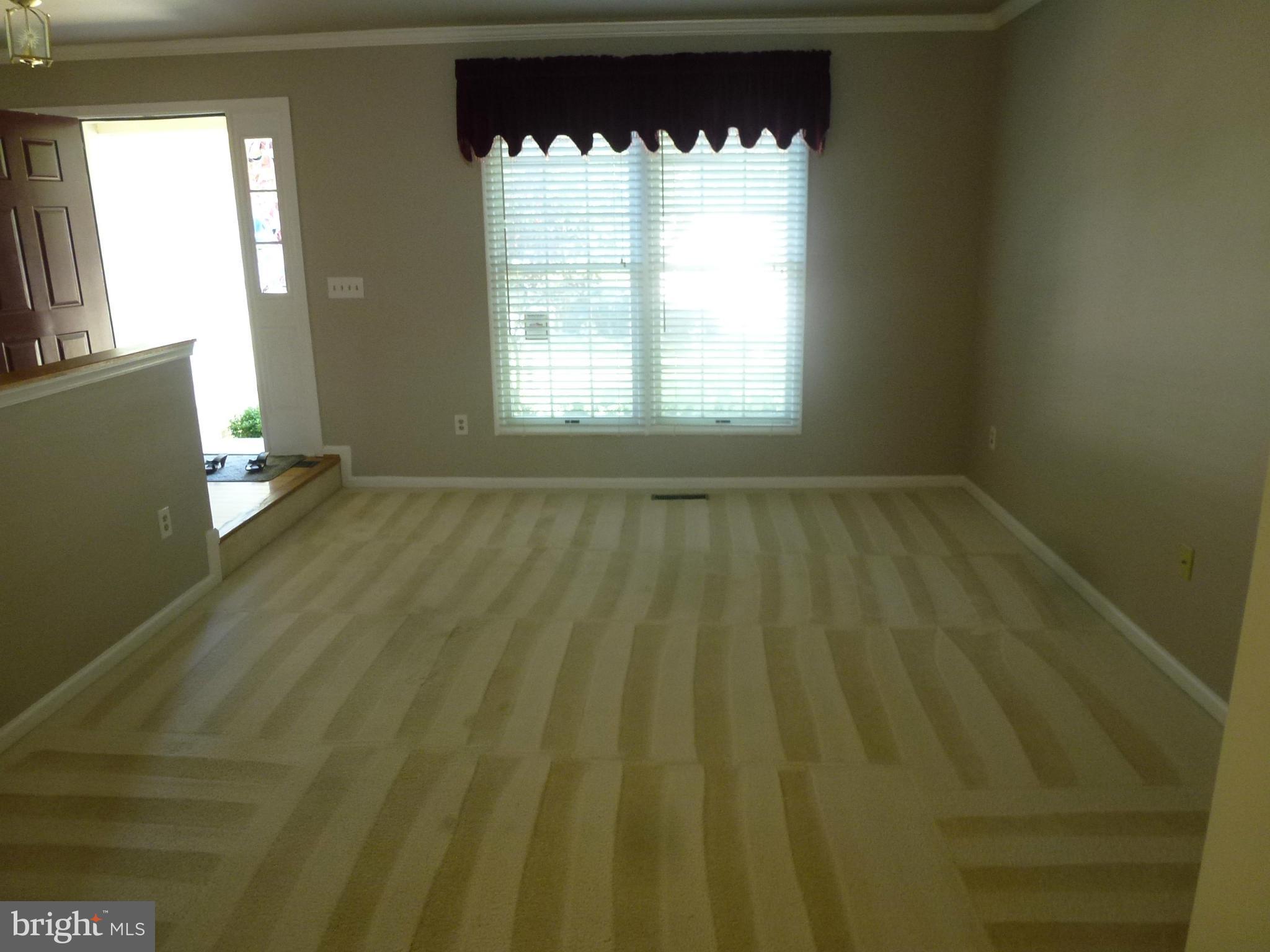 13916 Riding Loop Drive North Potomac, MD 20878 - Photo 9 of 30 Living Room