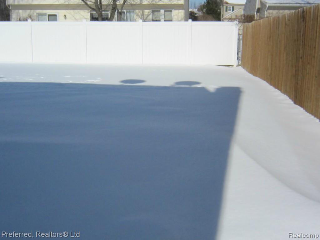 43172 Applewood Road Canton, MI 48188 - Photo 32 of 32 Fenced 2 sides.jpg