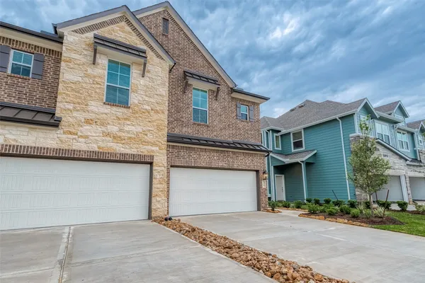 $2,350 | 628 Silver Pear Court, Montgomery, TX 77316