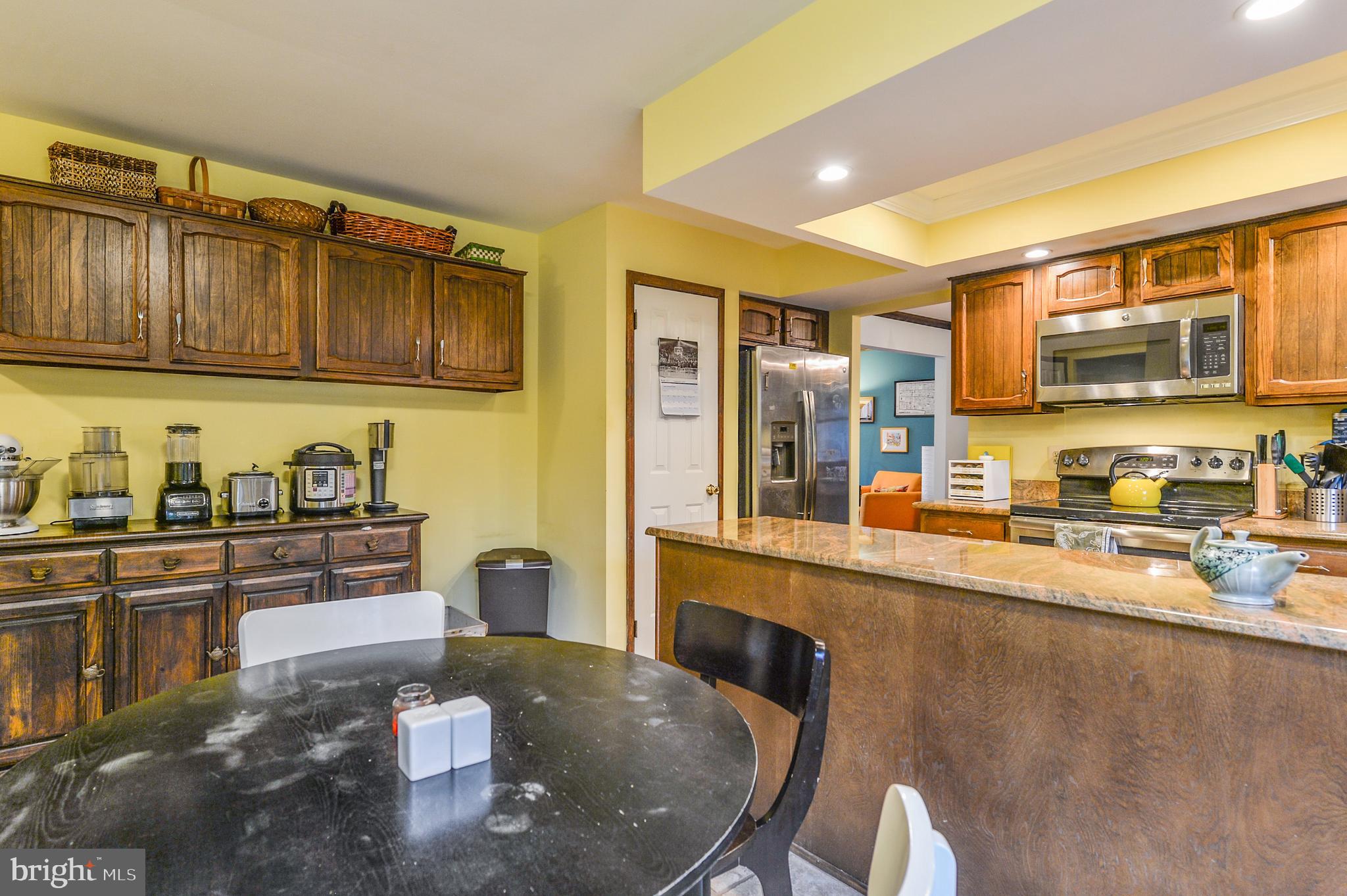 7801 Chandler Road Glenside, PA 19038 - Photo 4 of 31 Large Eat-In Kitchen