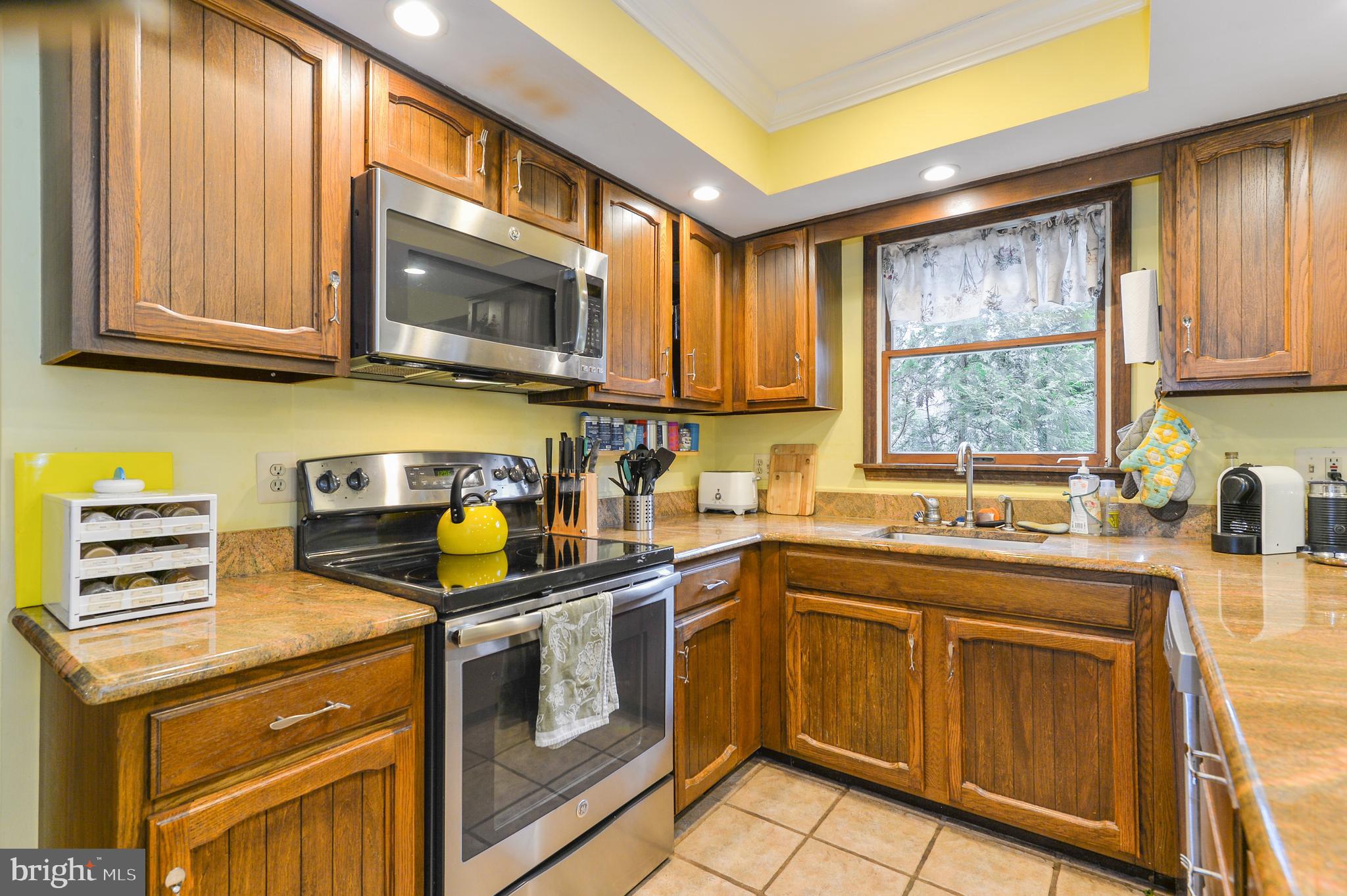 7801 Chandler Road Glenside, PA 19038 - Photo 8 of 31 Large Eat-In Kitchen