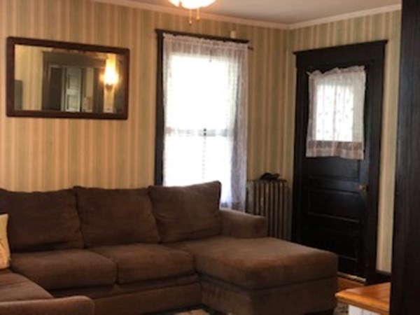 8-10 Davidson Road Worcester, MA 01605 - Photo 4 of 22 Gallery Image 4