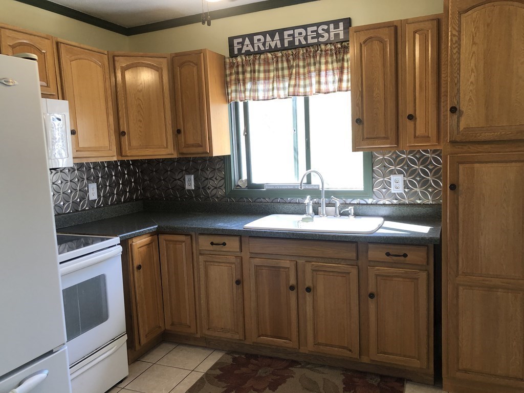 8-10 Davidson Road Worcester, MA 01605 - Photo 9 of 22 Gallery Image 9
