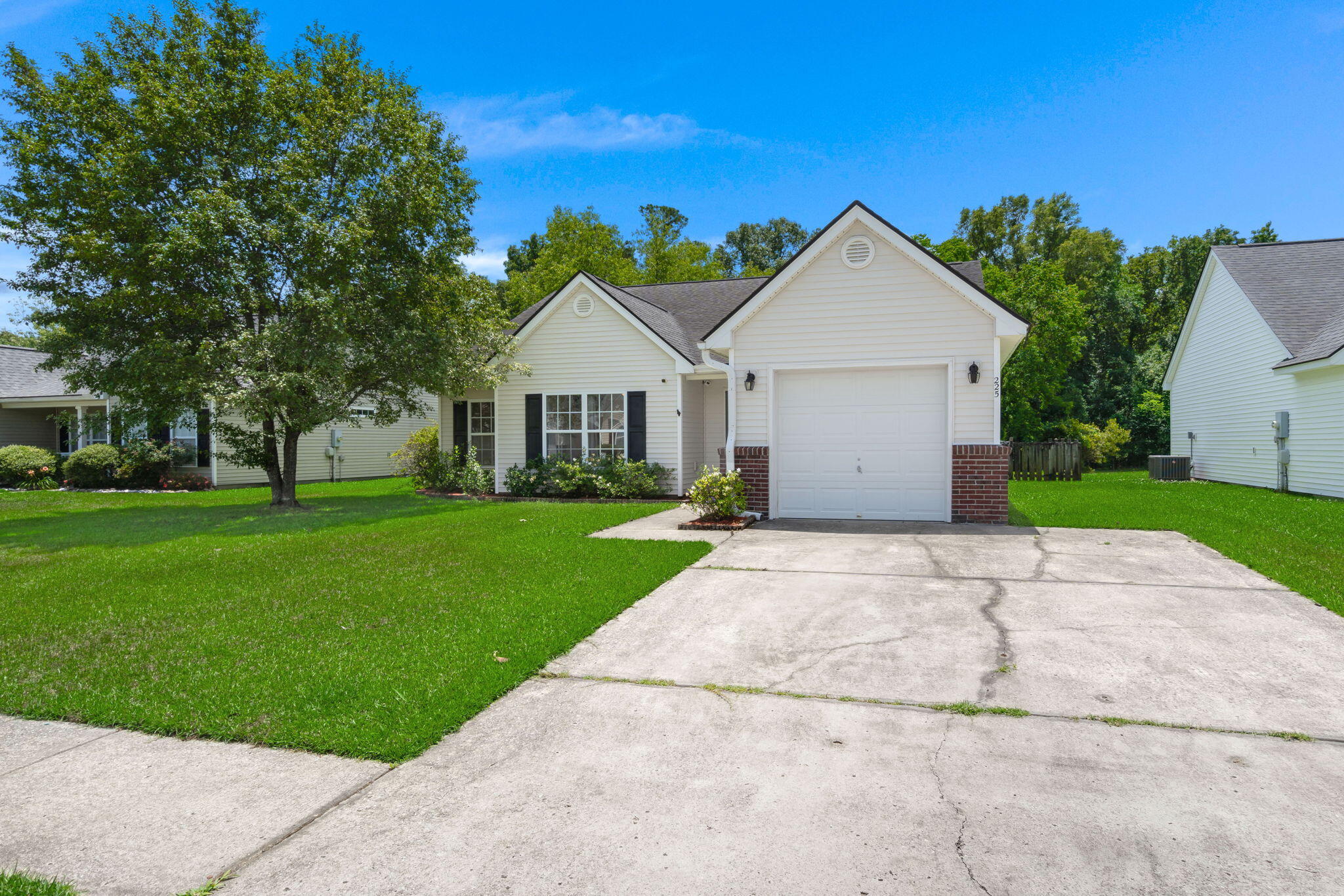 225 Border Road Goose Creek, SC 29445 - Photo 3 of 37