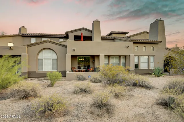 a view of a livingroom with furniture