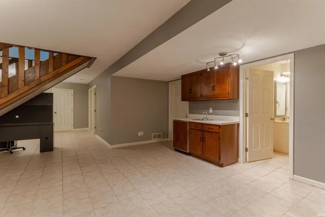 $220,000 | 1709 Village Lane, Evansville, IN 47725