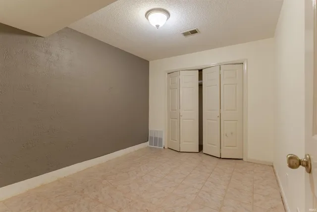 $220,000 | 1709 Village Lane, Evansville, IN 47725